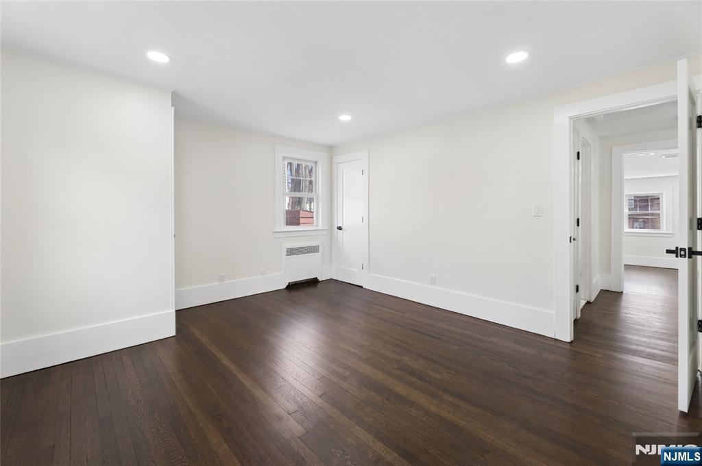 1087 Lambert Road