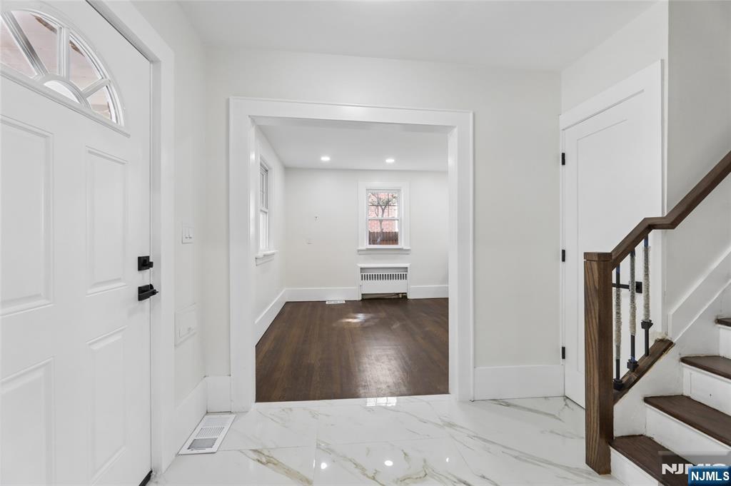 1087 Lambert Road