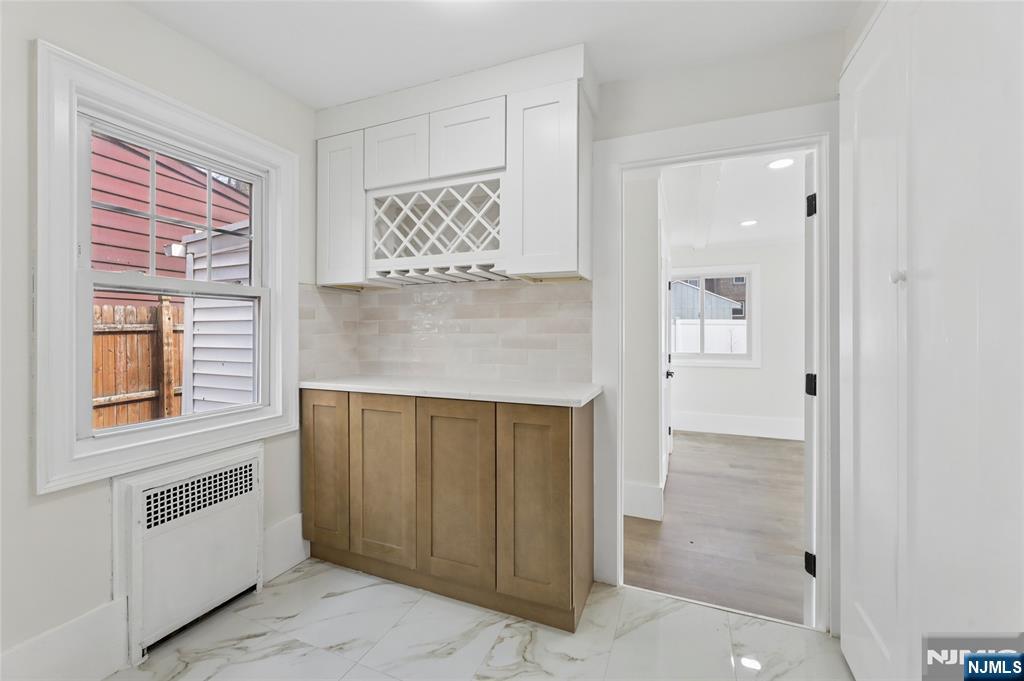 1087 Lambert Road