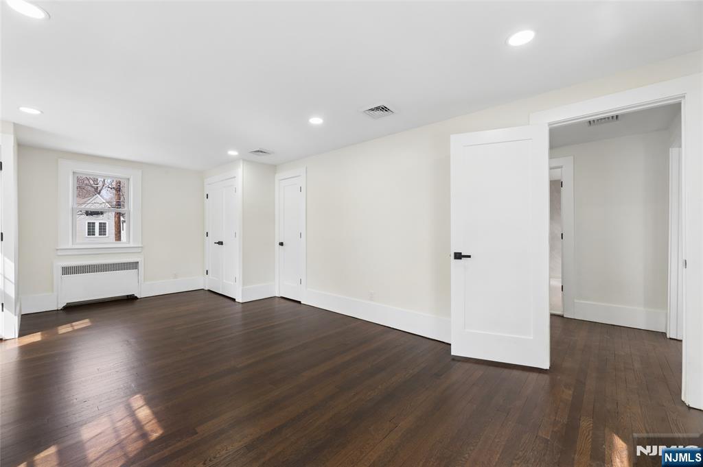 1087 Lambert Road