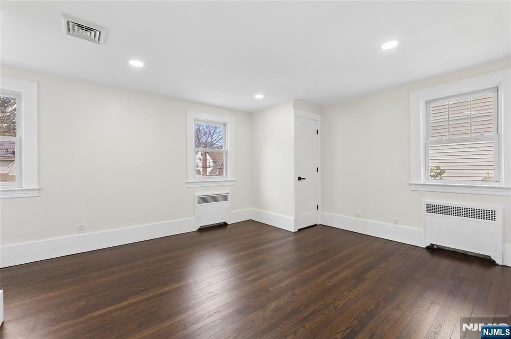 1087 Lambert Road