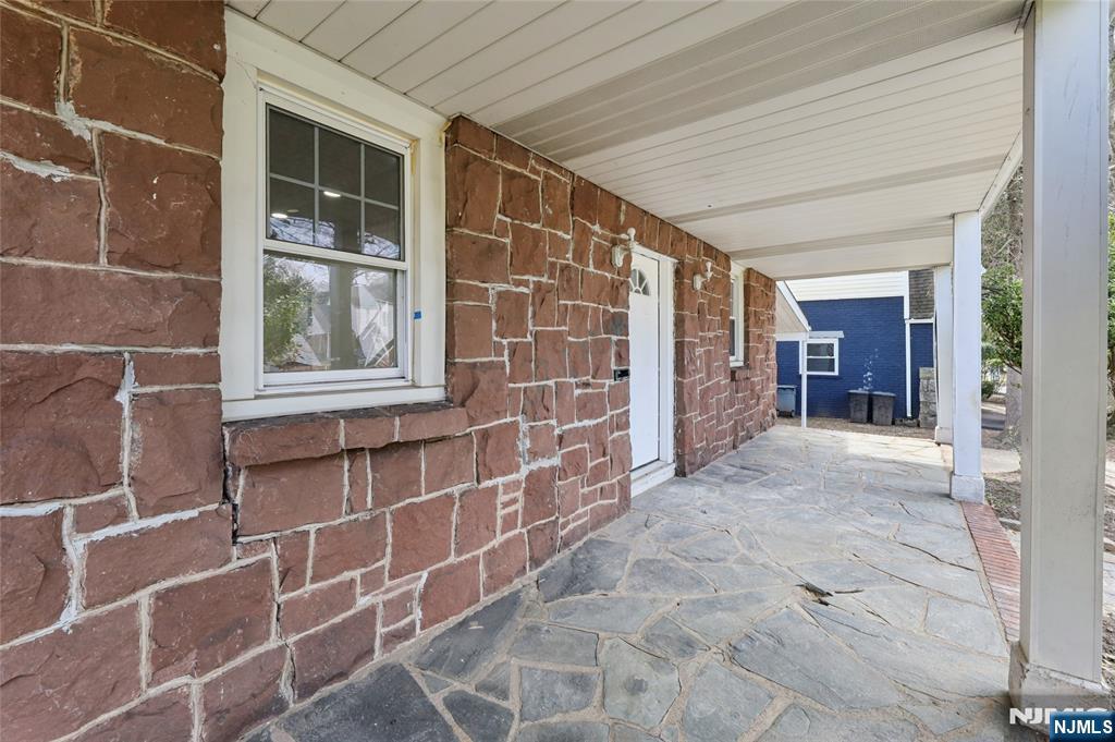 1087 Lambert Road