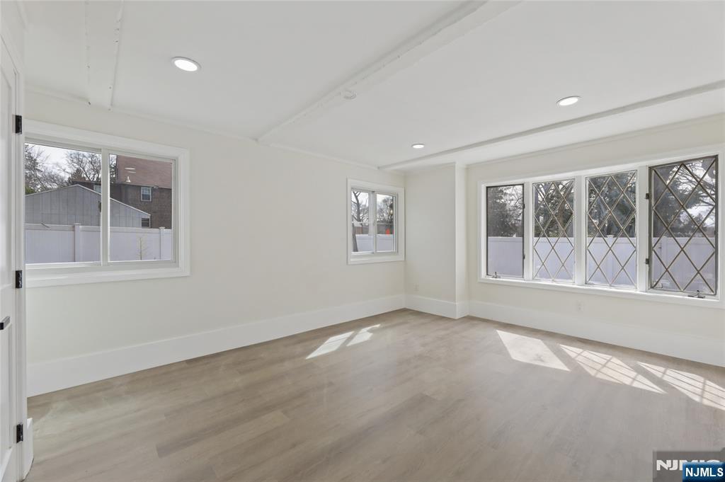1087 Lambert Road
