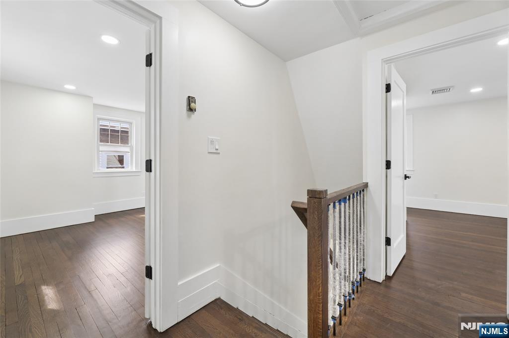 1087 Lambert Road