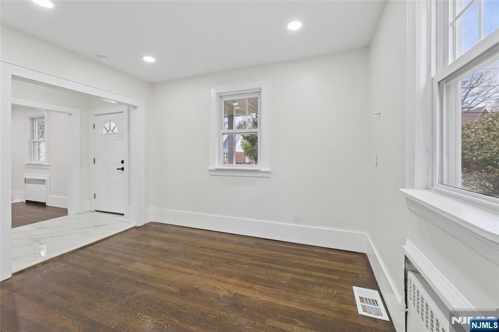 1087 Lambert Road