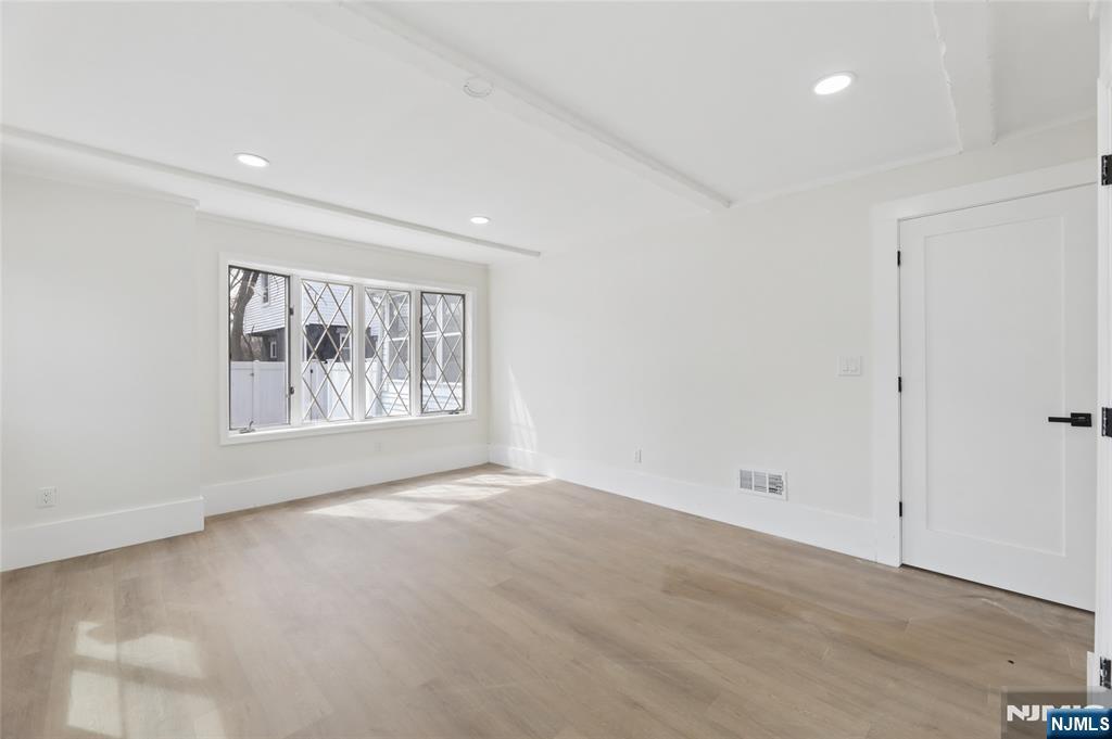 1087 Lambert Road