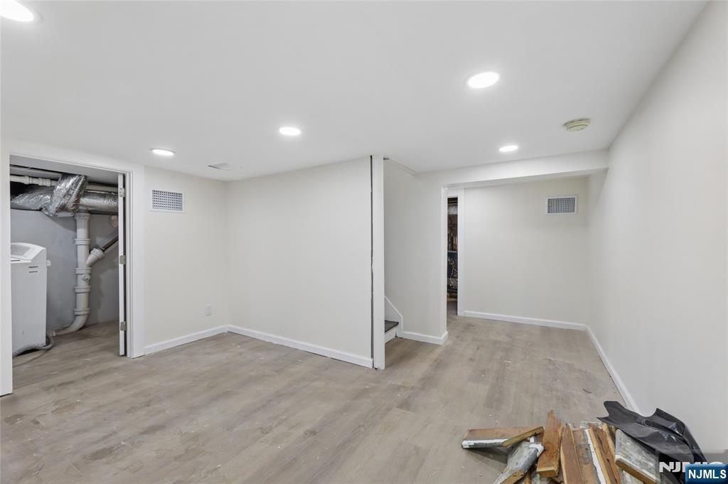 1087 Lambert Road