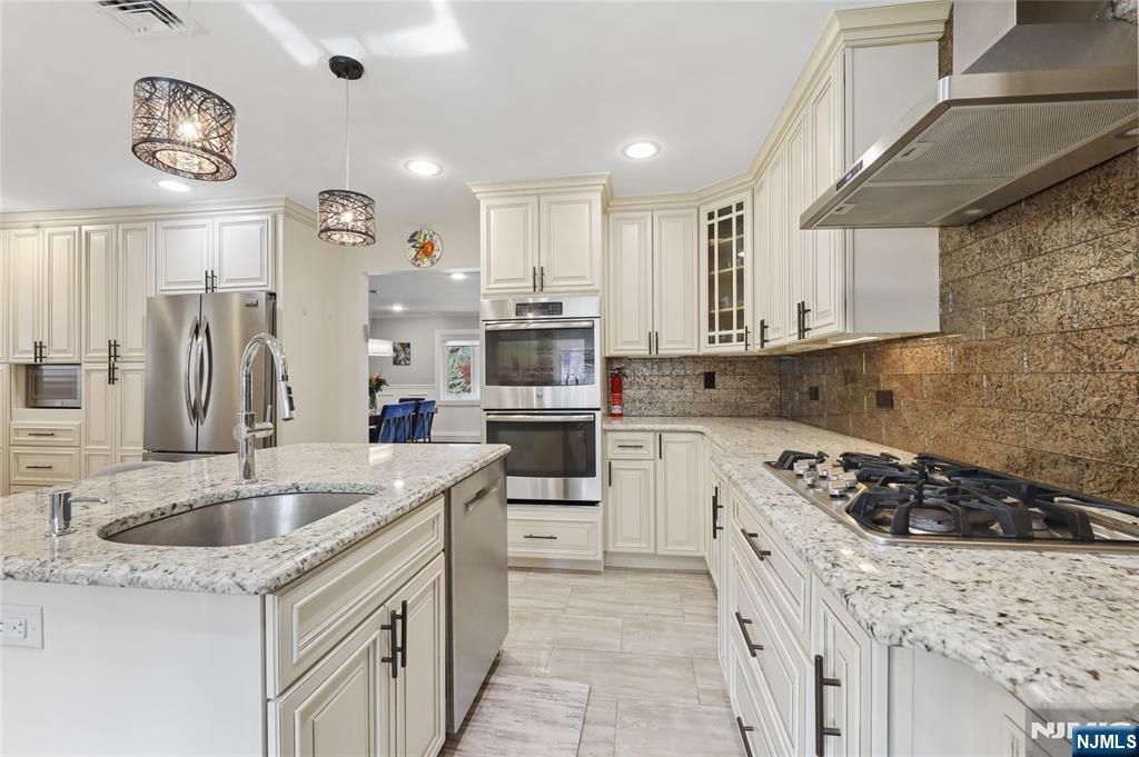 1073 Allessandrini Avenue