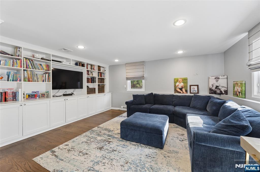 1073 Allessandrini Avenue