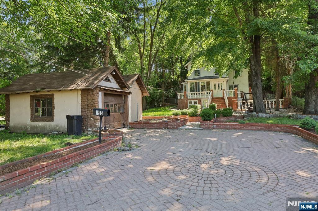 796 Old Newbridge Road