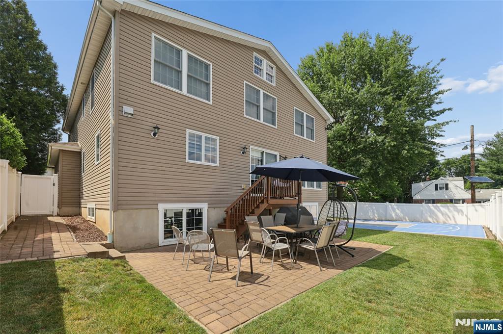 135 Rector Court