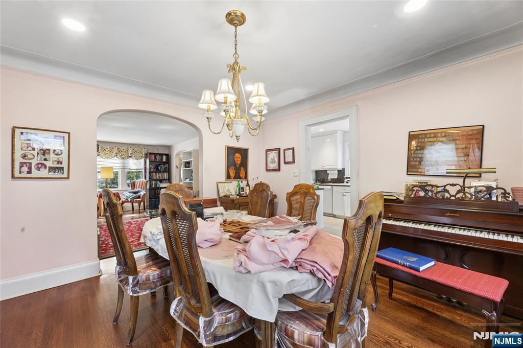 936 Red Road