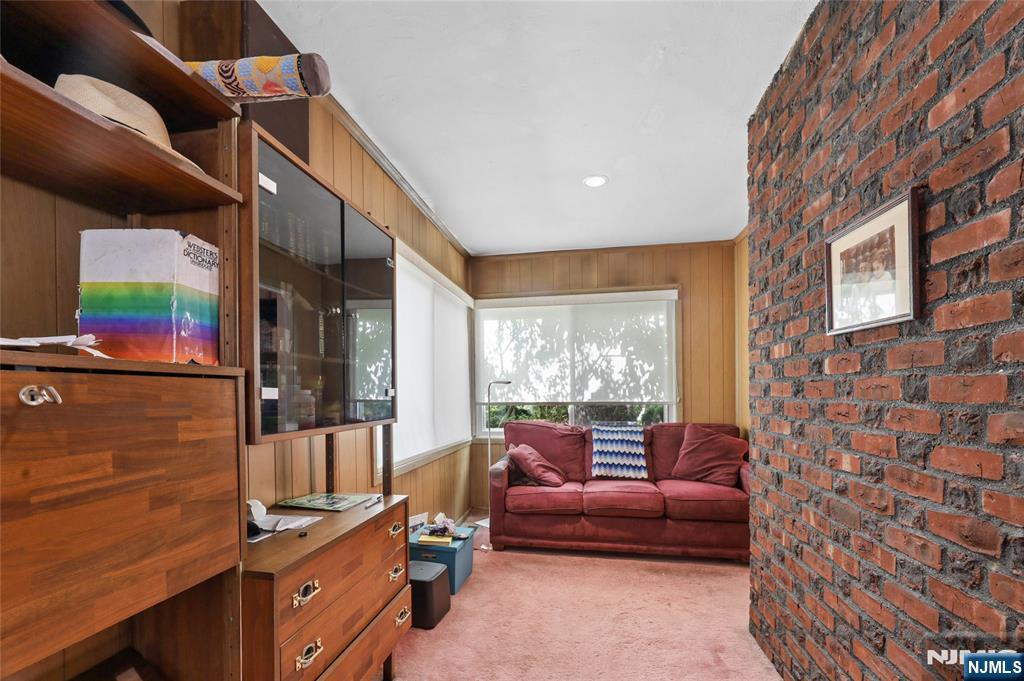 936 Red Road