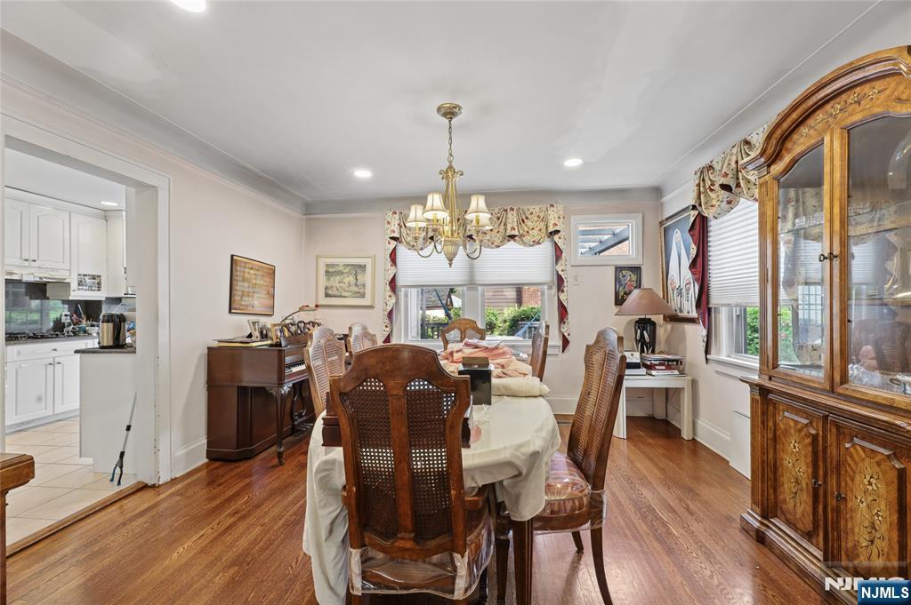 936 Red Road