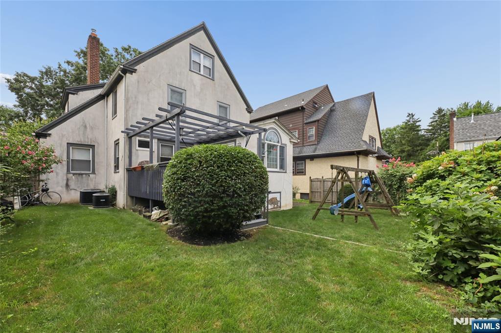 936 Red Road