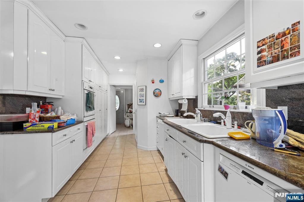 936 Red Road