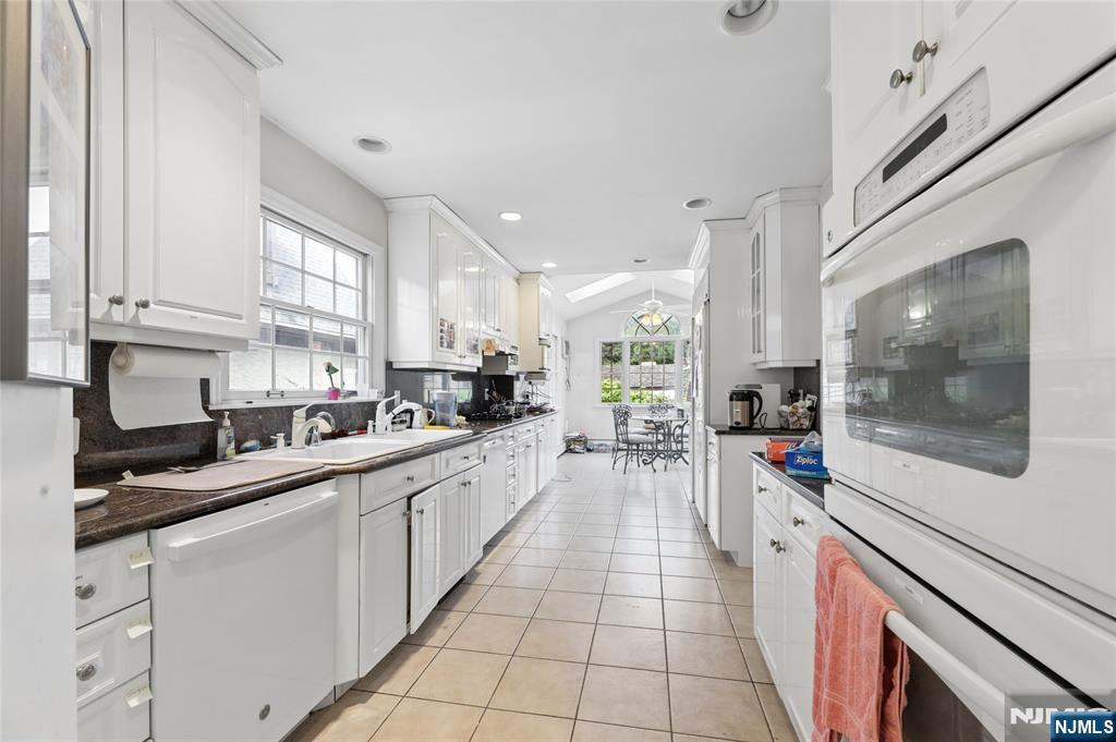 936 Red Road