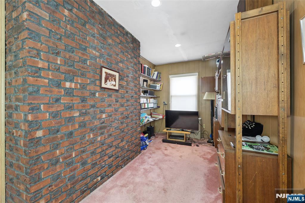 936 Red Road