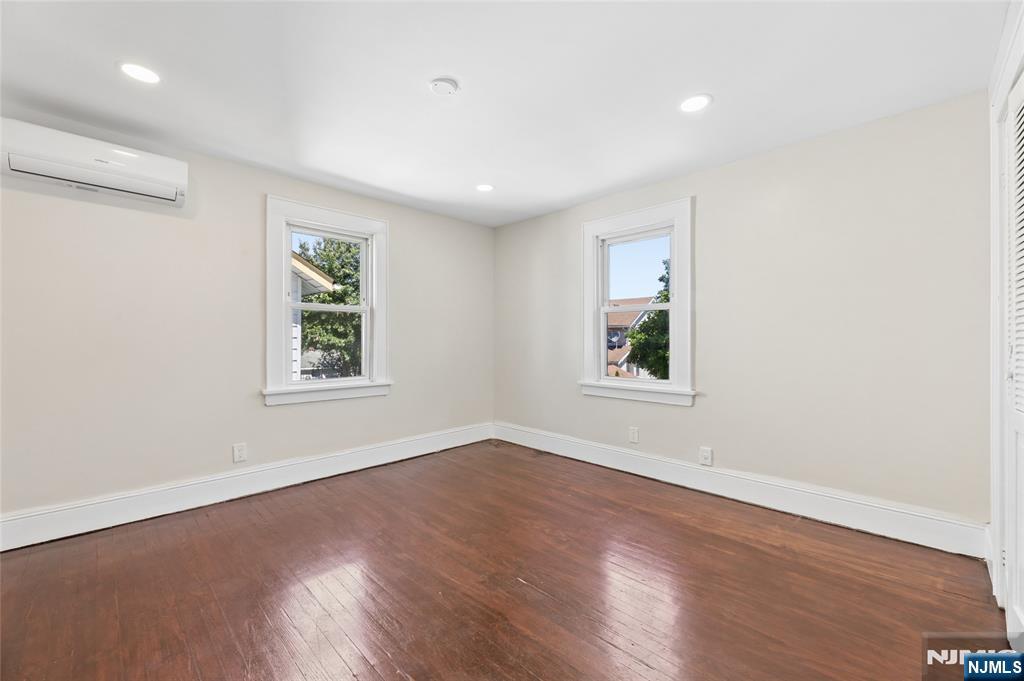 275 Farrant Terrace