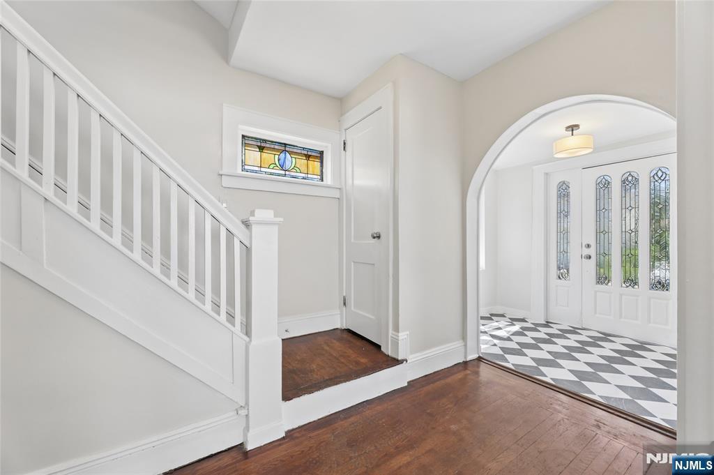 275 Farrant Terrace