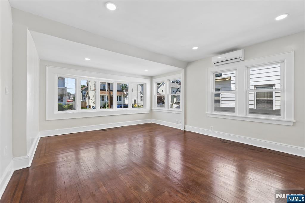 275 Farrant Terrace