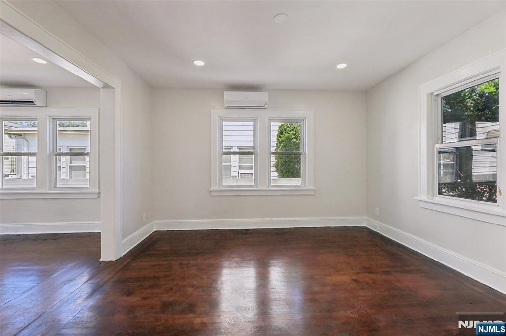 275 Farrant Terrace