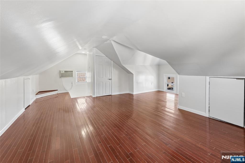 275 Farrant Terrace
