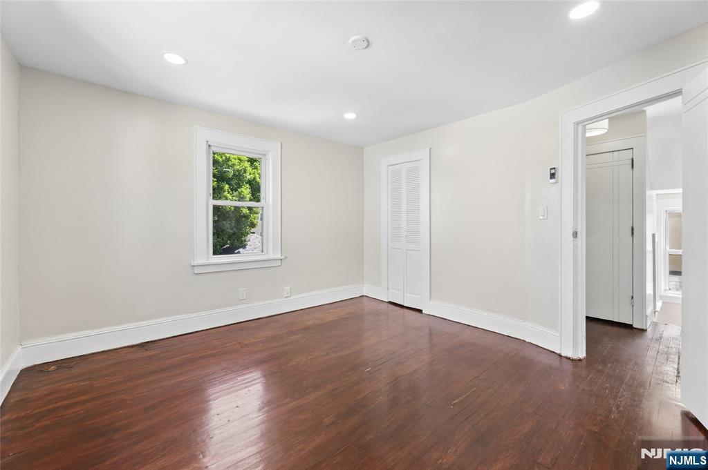 275 Farrant Terrace