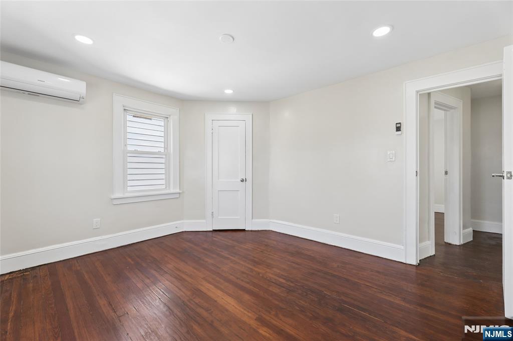 275 Farrant Terrace
