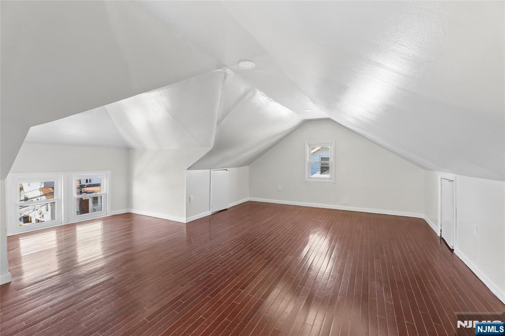 275 Farrant Terrace