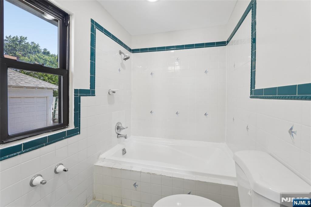 275 Farrant Terrace