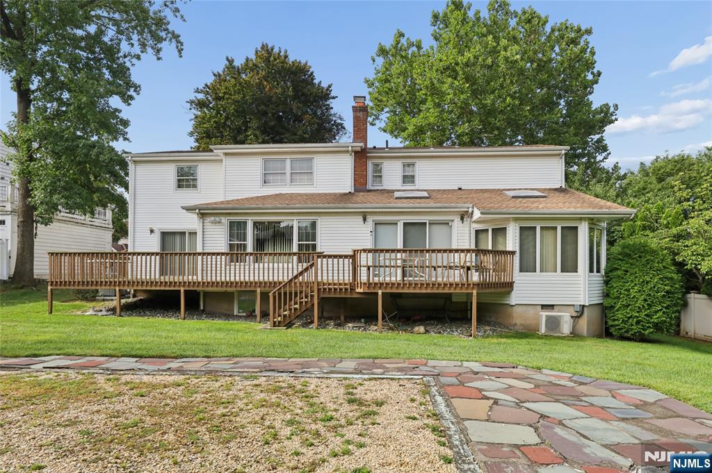 585 Churchill Road