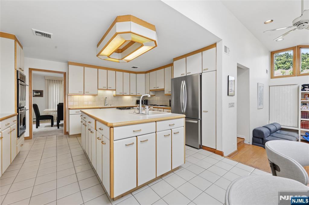 585 Churchill Road