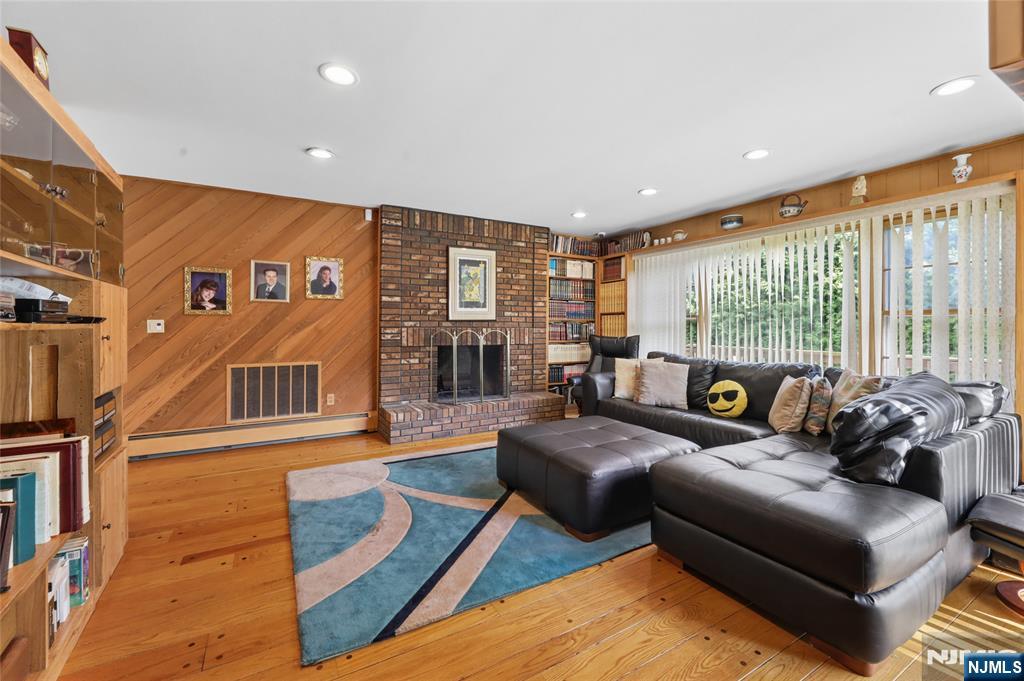 585 Churchill Road