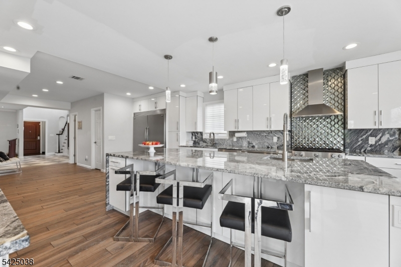 86 Crescent Ave
