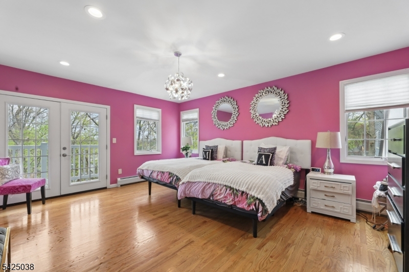 86 Crescent Ave