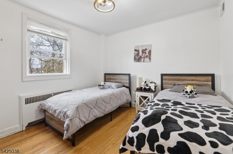 86 Crescent Ave