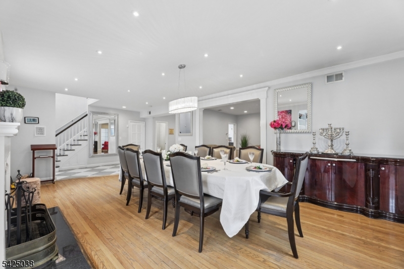 86 Crescent Ave