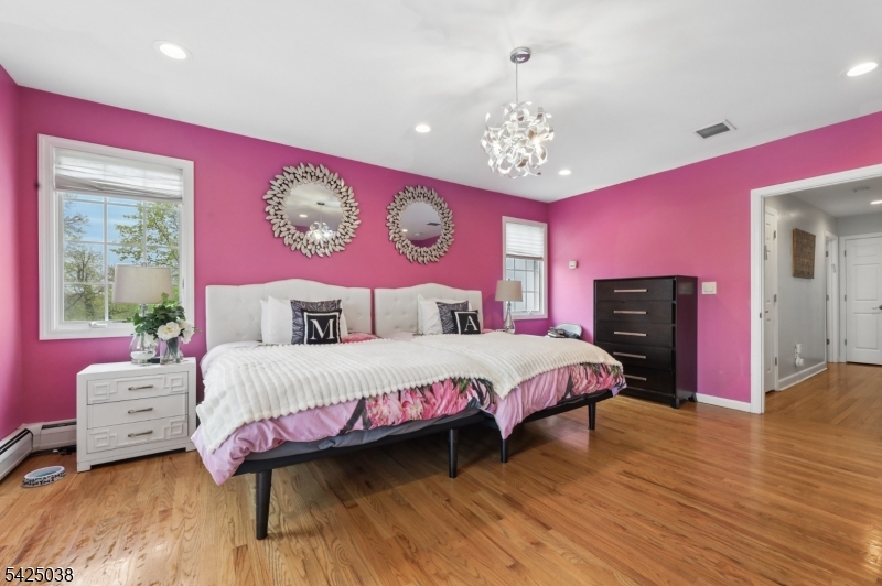 86 Crescent Ave