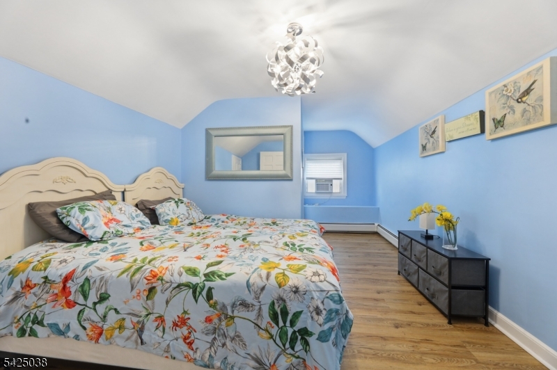 86 Crescent Ave