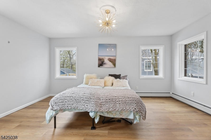 86 Crescent Ave