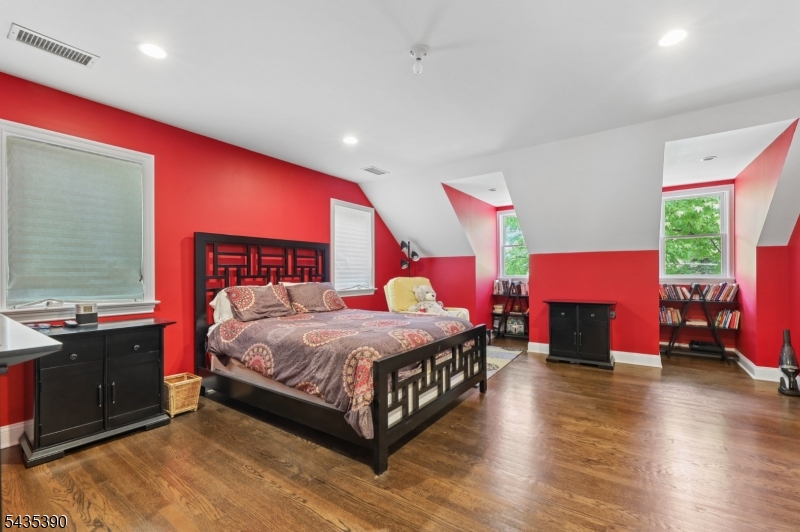 1271 Alicia Ave