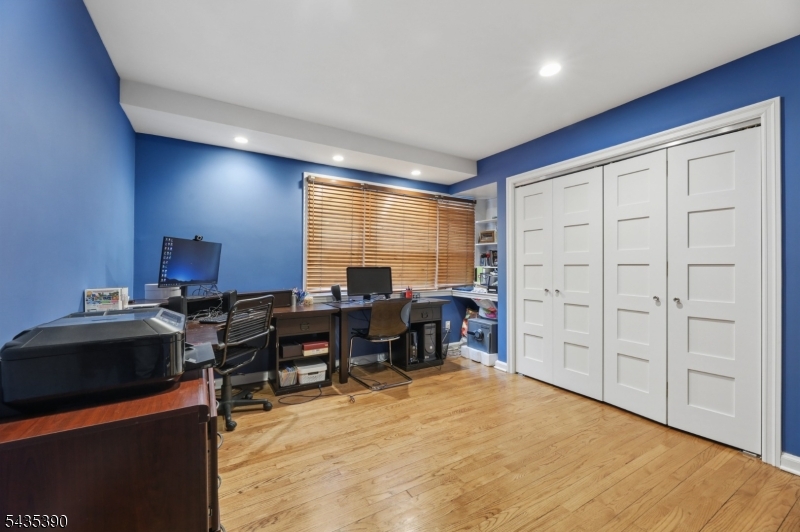 1271 Alicia Ave