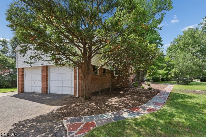 1271 Alicia Ave