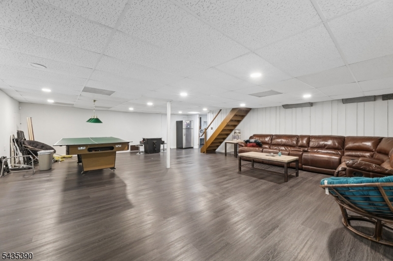 1271 Alicia Ave