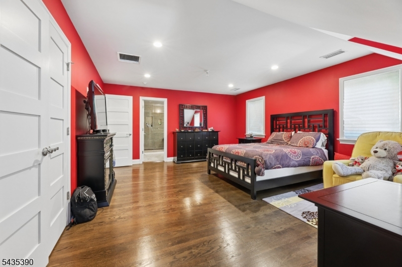 1271 Alicia Ave