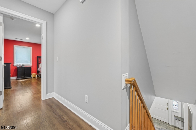 1271 Alicia Ave