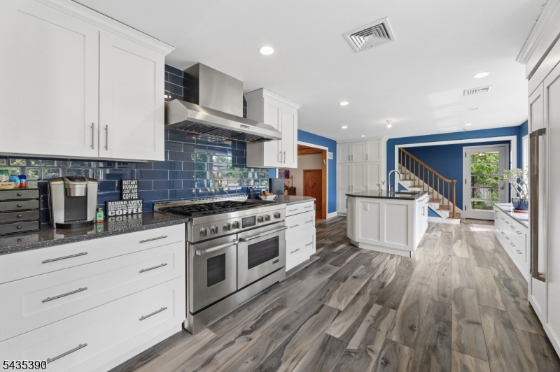 1271 Alicia Ave