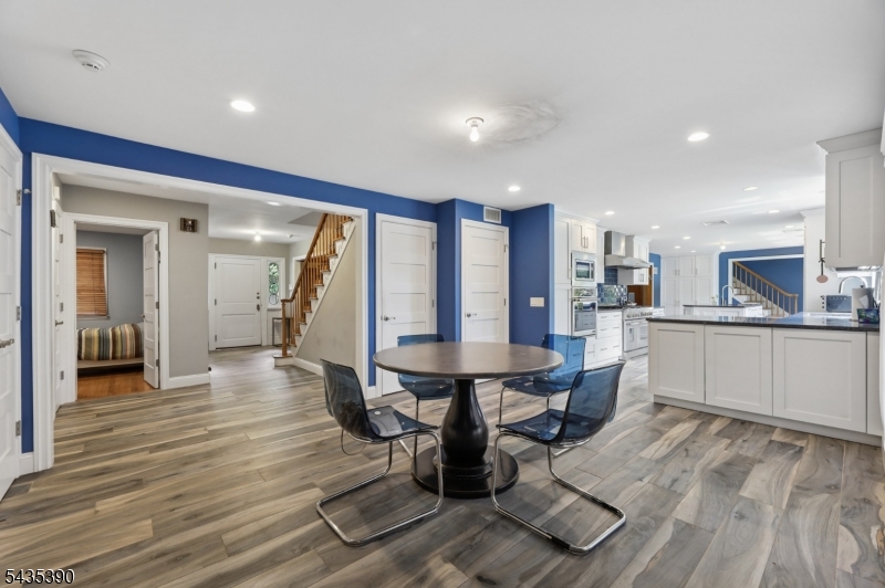 1271 Alicia Ave