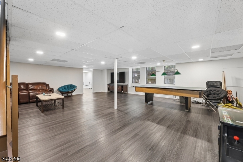 1271 Alicia Ave